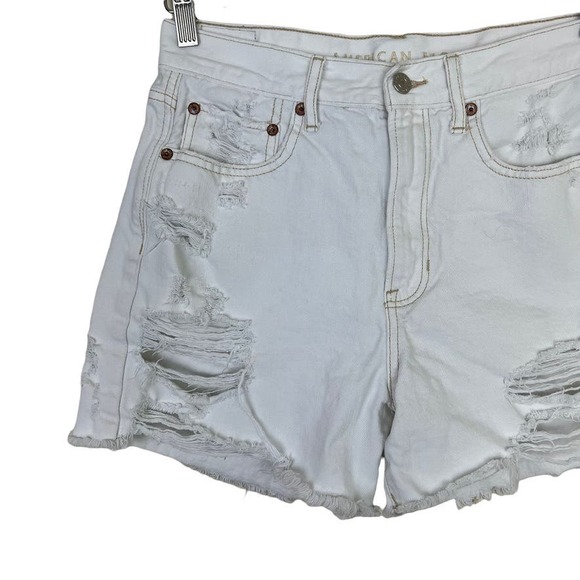 American Eagle Distressed White 90s Boyfriend Shorts Size 8 - Picture 3 of 13